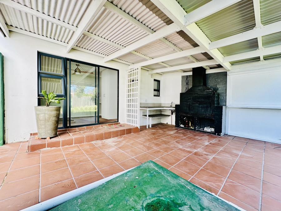 3 Bedroom Property for Sale in Westcliff Western Cape